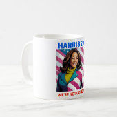 MUG KAMALA HARRIS 2024 NOUS NE REVENONS PAS (Devant gauche)