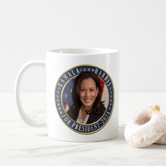 Mug Kamala Harris pour le président démocrate 2024 Pho (Avec donut)