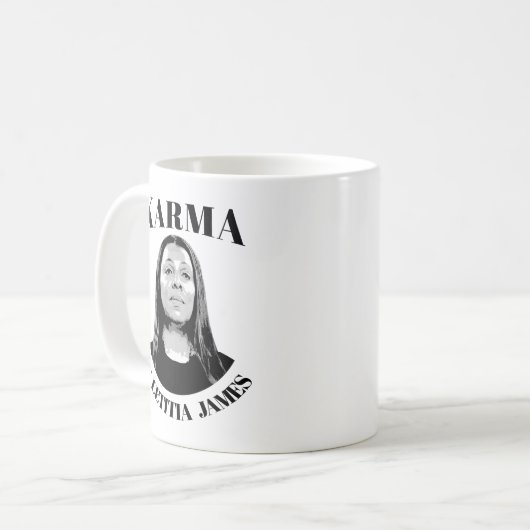 Mug Karma est Letitia James (Devant gauche)