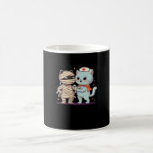 Mug Kawaii Halloween Pals maman et infirmière chat sur (Centre)