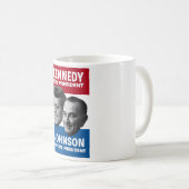 Mug Kennedy et affiche 1960 d'élection de Johnson (Devant droit)