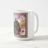 Mug Kiwi dans une boîte, série 1, pose 2, prune (Devant droit)