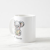 Mug Koala Bébé Mignon Personnalisé Lisant un Livre (Devant gauche)