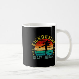 Mug La boxe thaïlandaise est ma thérapie drôle rétro