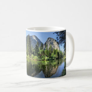 Mug La cathédrale surplombe la rivière Merced - Yosemi