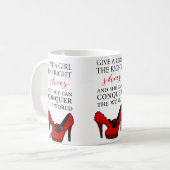 Mug La Chaussure-aholic, donnent à une fille les (Devant gauche)
