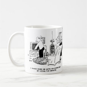 Mug La femme masque la télécommande de la télévision