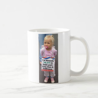 Mug La fille dans la dette possède seulement la