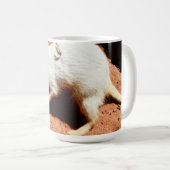 Mug La forêt de la nature : Blancs de Meerkat creuser (Devant droit)