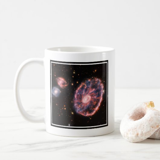 Mug La Galaxie Cartwheel Et Ses Galaxies Compagnons. (Avec donut)