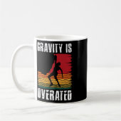 Mug La gravité est surestimée Escalade Amoureux de l'e (Gauche)