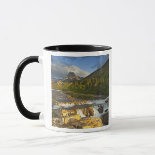 Mug La lumière du matin accueille Swiftcurrent Falls d