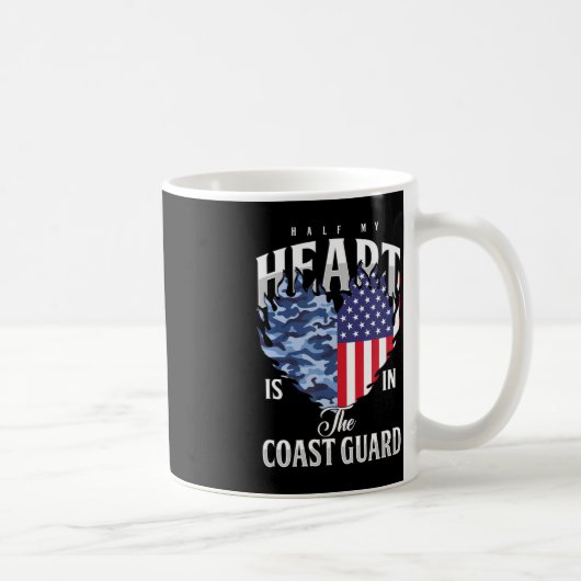 Mug La moitié de mon cœur dans le drapeau de la garde (Droite)