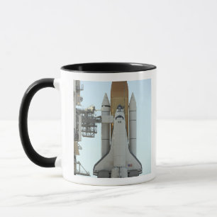 Mug La navette spatiale Atlantis se trouve sur le lanc
