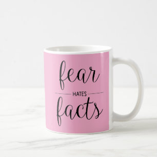 Mug La peur déteste les faits Les femmes en rétablis