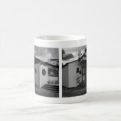 Mug La Pizza Place. (Centre)