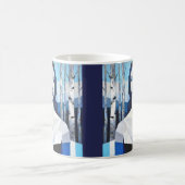 Mug La Pose de « Caelith » – Un Portrait Abstrait (Centre)