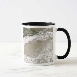 Mug La poussière et les nuages ont plané au-dessus du