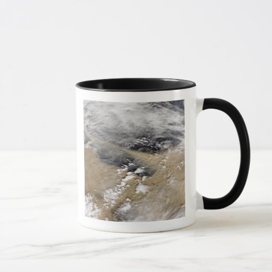 Mug La poussière souffle au large des côtes libyennes (Droite)
