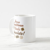 Mug La praticienne d'infirmière a besoin de chocolat (Devant gauche)