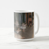 Mug La répétition sur scène par Degas : (Devant droit)