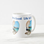 Mug La Scène De Plage Dans Un Mur En Coquillages De Pl (Devant droit)
