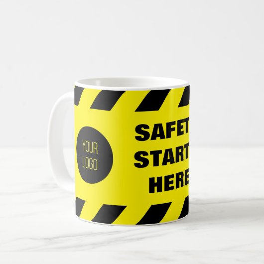 Mug La Sécurité Commence Ici Logo De Bande Noire Jaune (Devant gauche)