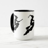 Mug La sorcière en vol sur la silhouette de la chambre (Devant gauche)