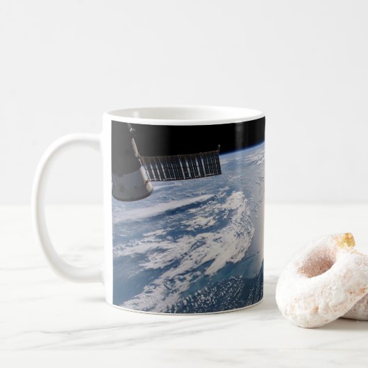 Mug La Station Spce Internationale Au-Dessus De L'Atla (Avec donut)