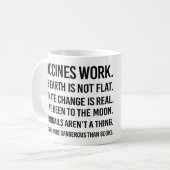 Mug La terre n'est pas plate et le changement climatiq (Devant gauche)