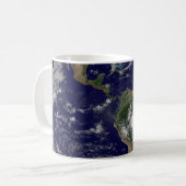 Mug La Terre Pleine Montre Des Systèmes À Faible Press (Devant gauche)