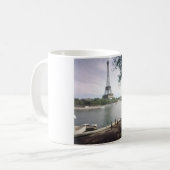 Mug La Tour Eiffel. Paris, vers 1960. (Devant gauche)