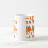 Mug La vie arrive, la poterie aide la poterie (Centre)