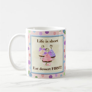 Mug La vie de trio de petit gâteau de coeur est court