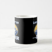 Mug La vie est meilleure à la rivière (Centre)