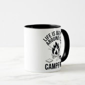 Mug La vie est meilleure autour du design de feu de ca (Devant droit)