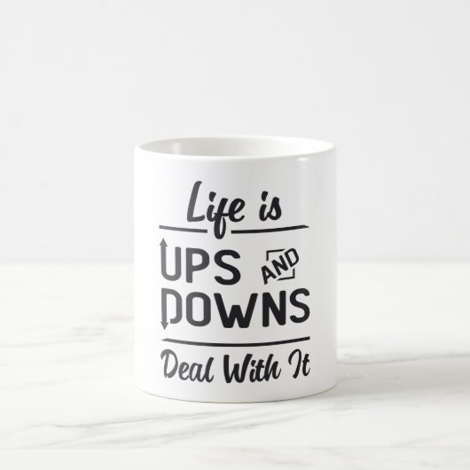 Mug La Vie stock Sur Le Marché Est Ups Et Downs Trader (Centre)