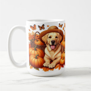 Mug Labrador jaune avec citrouilles de chapeau de pail