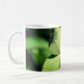 Mug Ladybug Sur Fleur De Dogwood Personnalisé (Gauche)