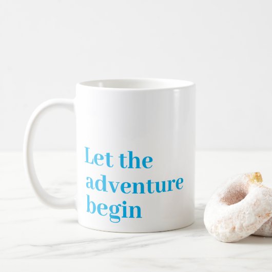 Mug Laisser l'aventure commencer Blue script Monogramm (Avec donut)