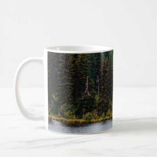 MUG LAKE WITH TREES ON SIDES (Gauche)