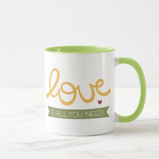 Mug l'amour est tout que vous avez besoin (Droite)