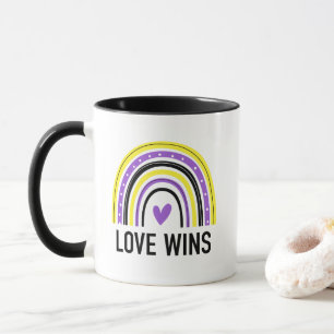 Mug L'amour gagne non binaire Arc-en-ciel