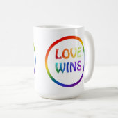 Mug L'amour gagne Rainbow Pride (Devant droit)