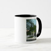 Mug L'Ancienne Sorcière, Entrée Principale (Devant droit)