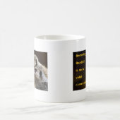 Mug L'animal tué sur une route devenant n'est pas une (Centre)