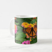 Mug Lantana florale rose jaune vert avec papillon (Devant gauche)
