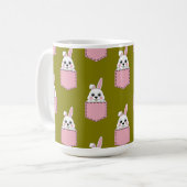 Mug Lapin blanc à motif de poche rose (Devant gauche)