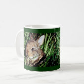Mug Lapin dans l'herbe (Devant gauche)