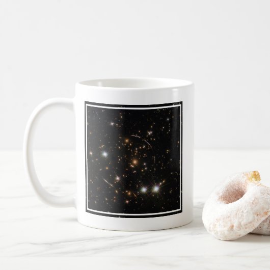 Mug L'Arc Sunburst Dans Un Gros Cluster Galaxy (Avec donut)
